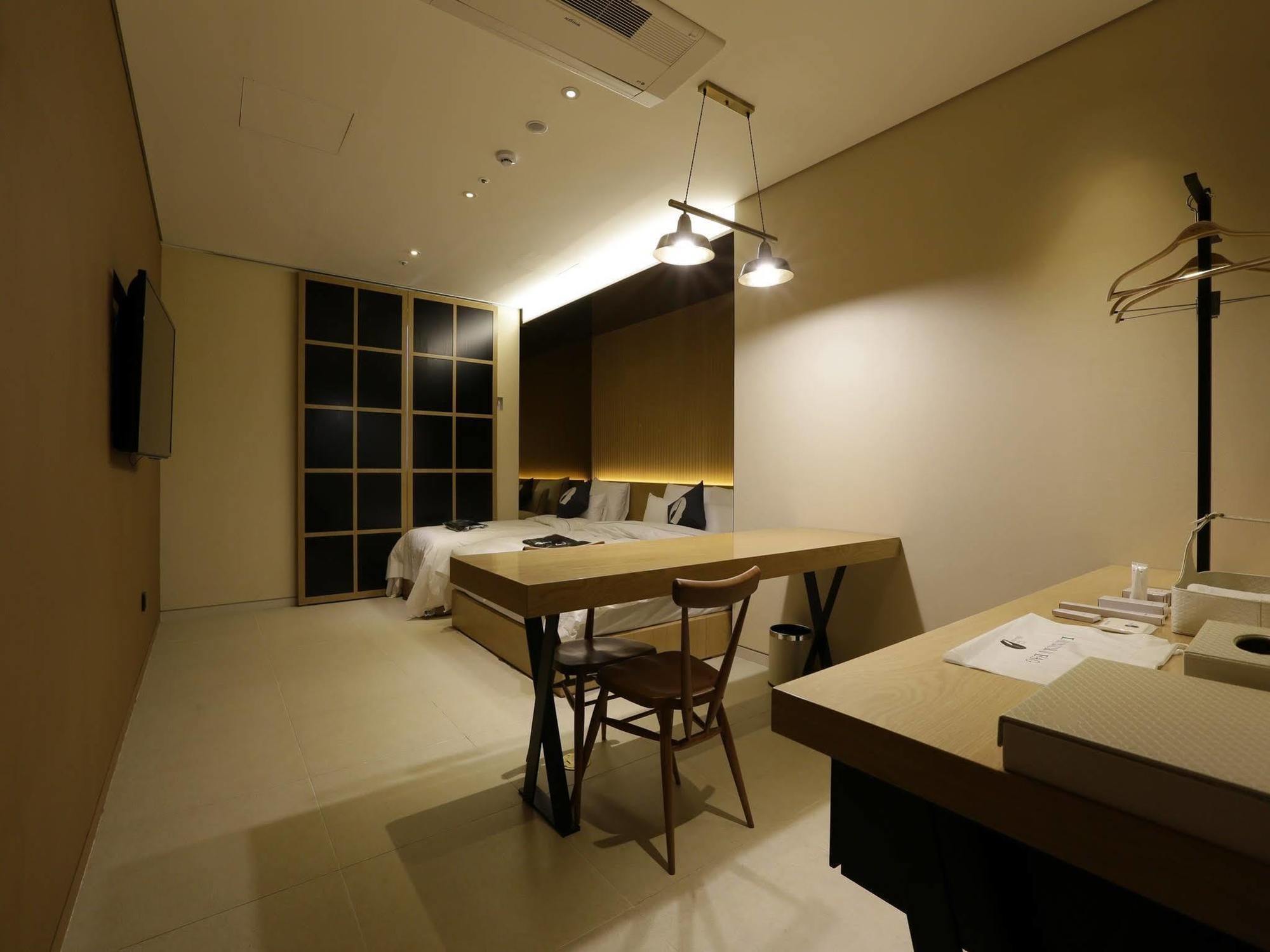 Hotel The Designers Инчон Экстерьер фото