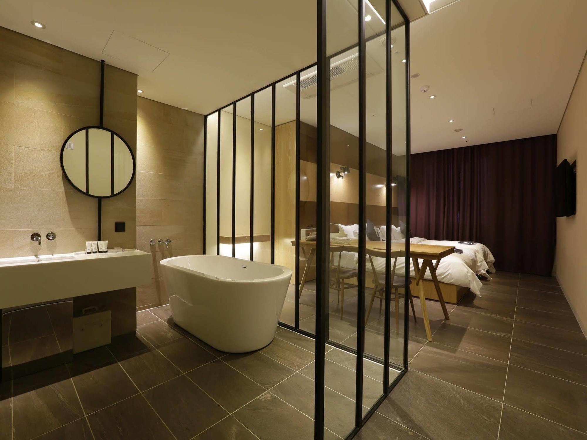 Hotel The Designers Инчон Экстерьер фото