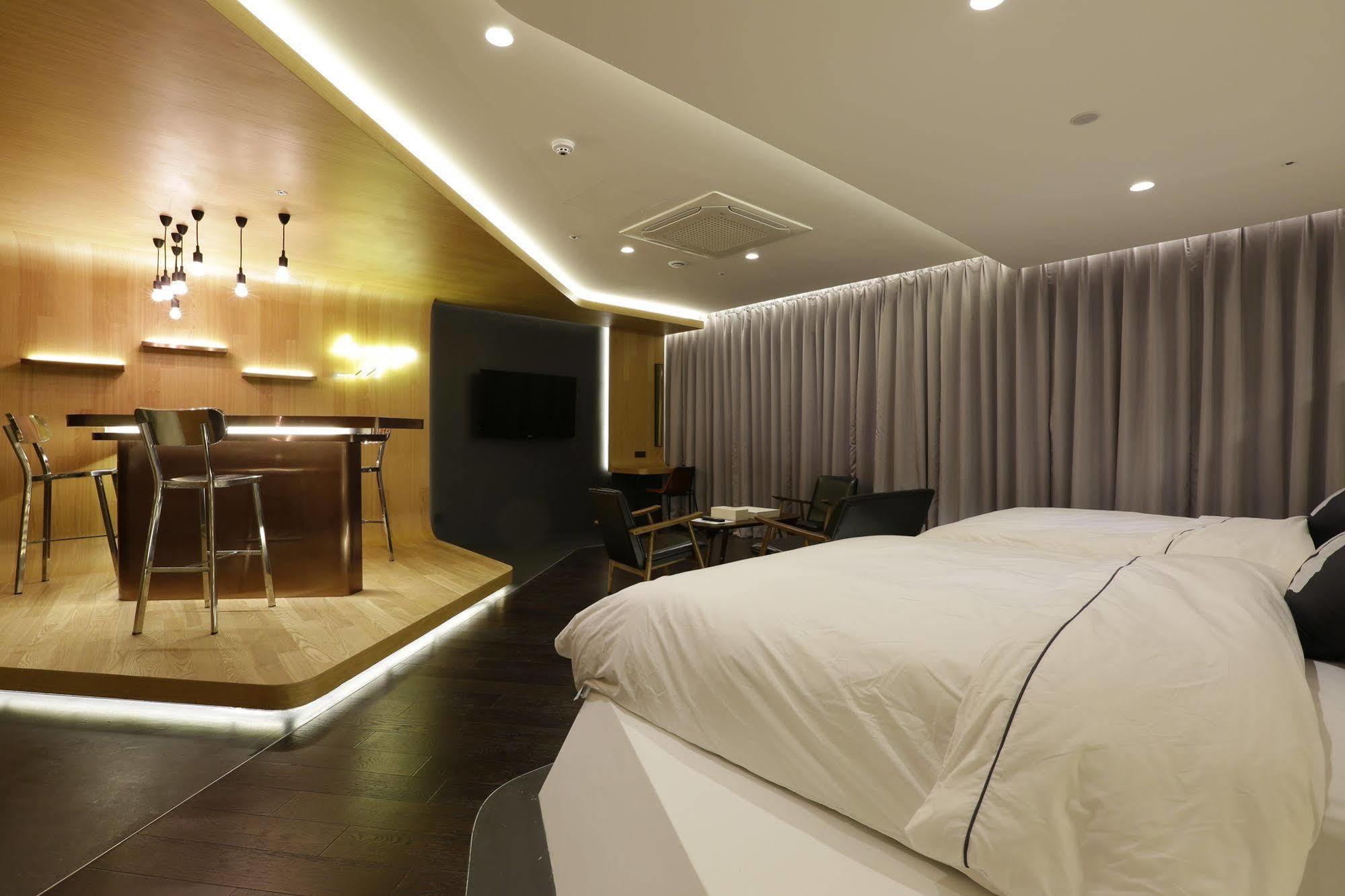 Hotel The Designers Инчон Экстерьер фото
