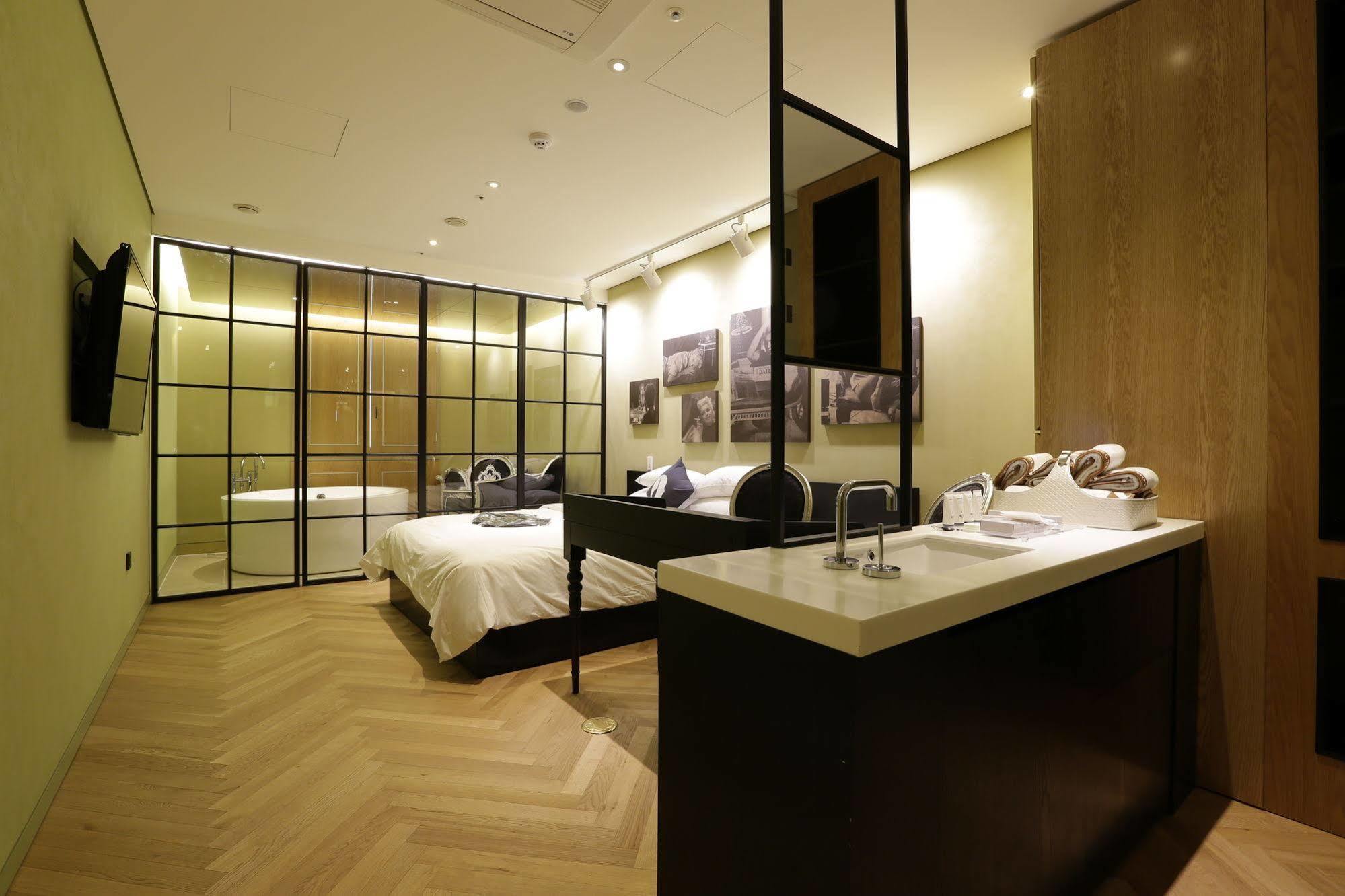 Hotel The Designers Инчон Экстерьер фото